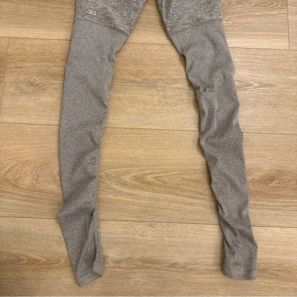 ALO Yoga Heather Light Brown Goddess Ribbed Leggings Ruched Hi-Rise - Size XS